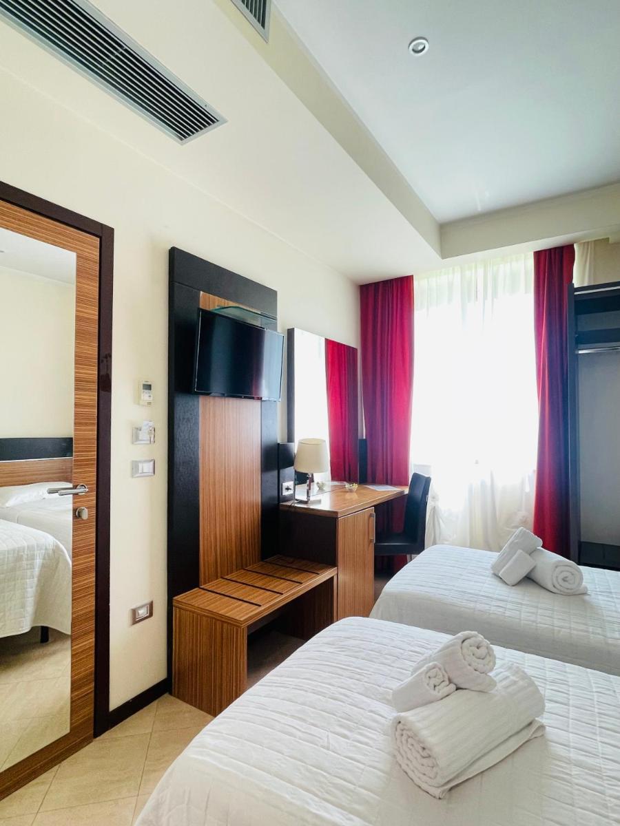 Villa Adriana Hotel - Housity