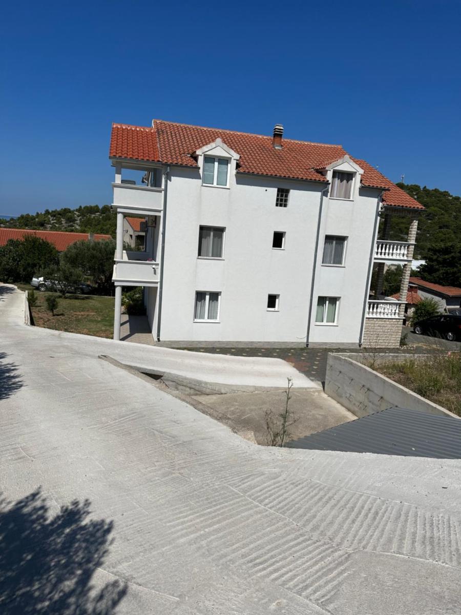 Apartmani Ljubica, Murter - Housity