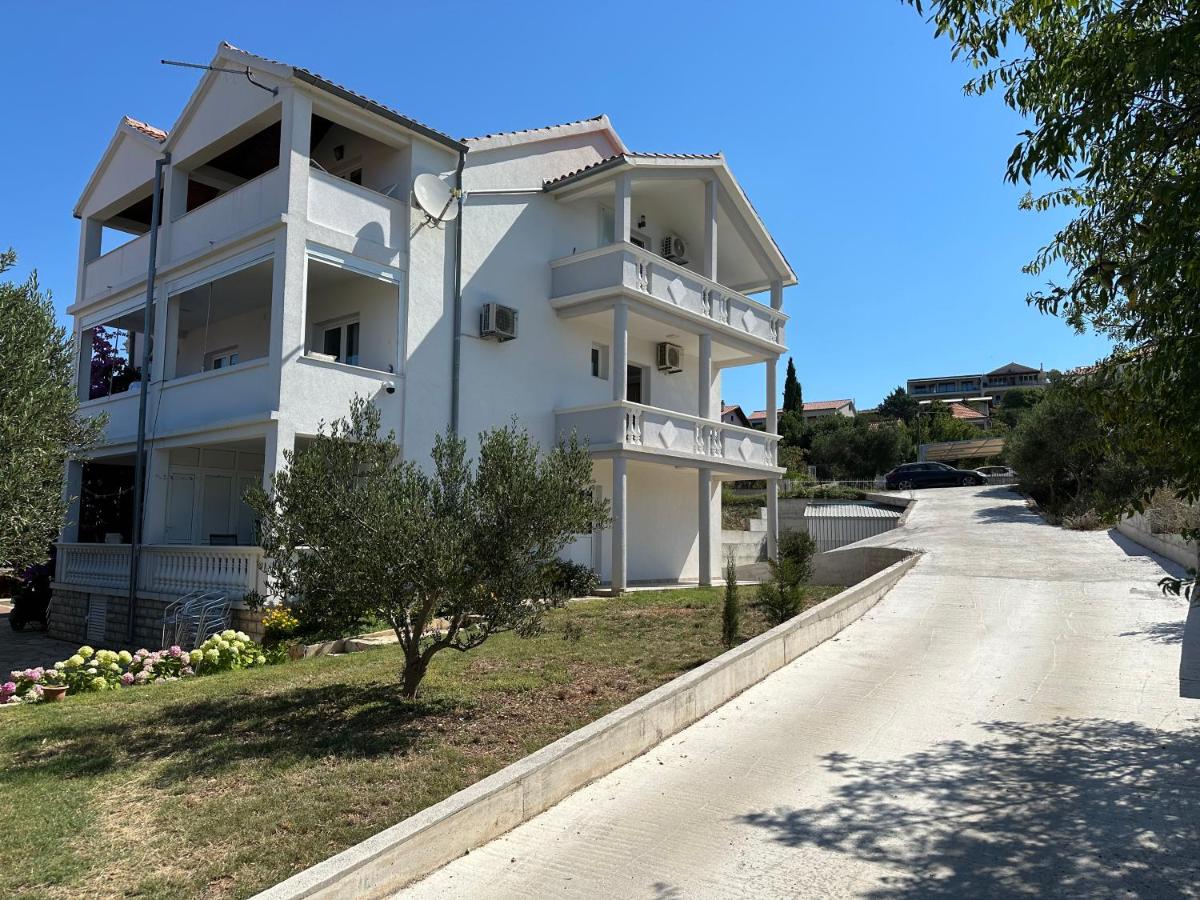 Apartmani Ljubica, Murter - Housity