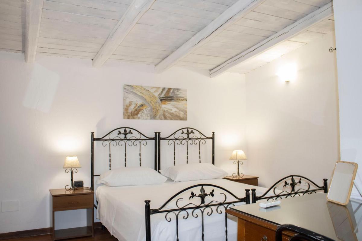 Agriturismo Bellajo - Ville Rustiche con Piscina - Housity