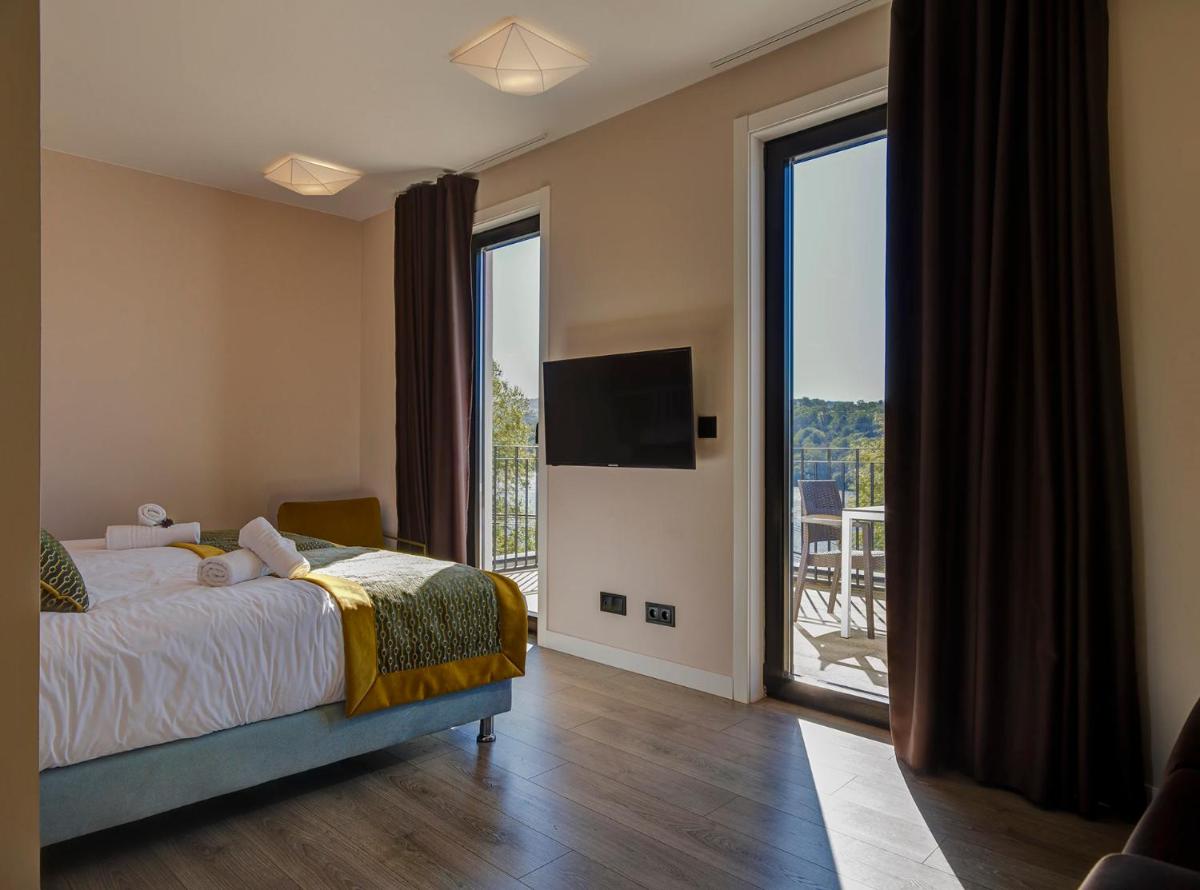 HOTEL PORTOMARÍN STAR - Housity