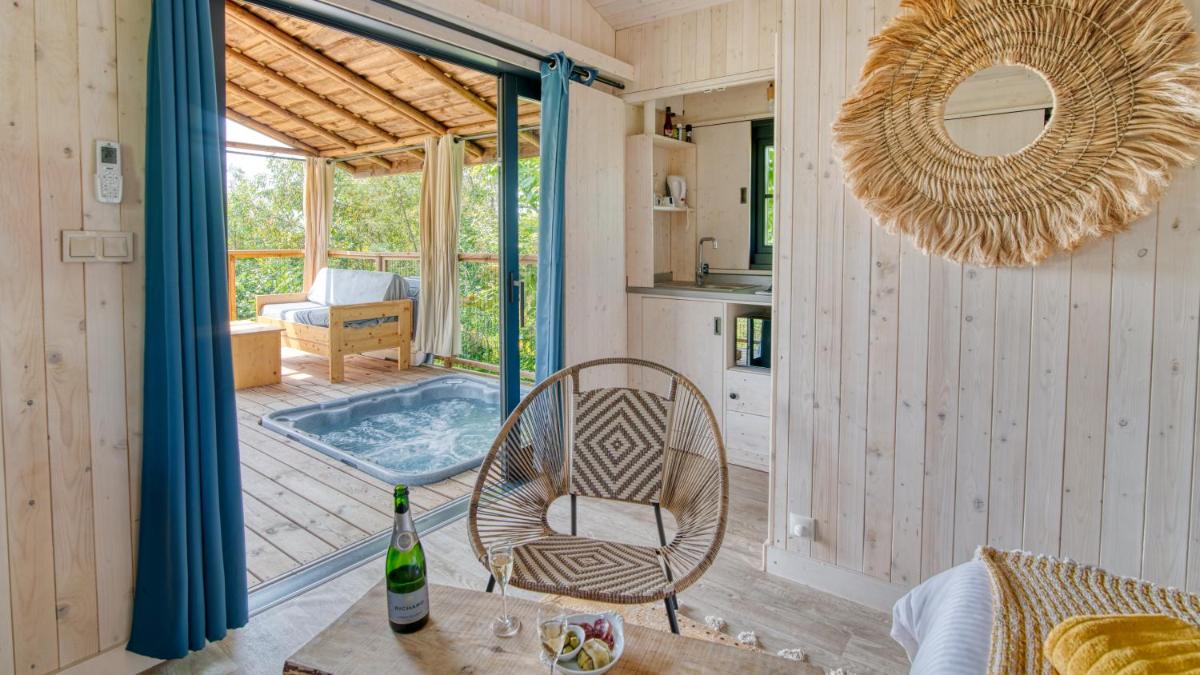 Cabanes Trésors de Campagne,spas privatifs - Housity