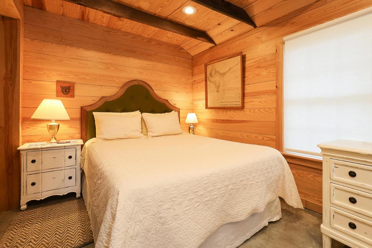 The Dailey Renewal Retreat B & B - Housity