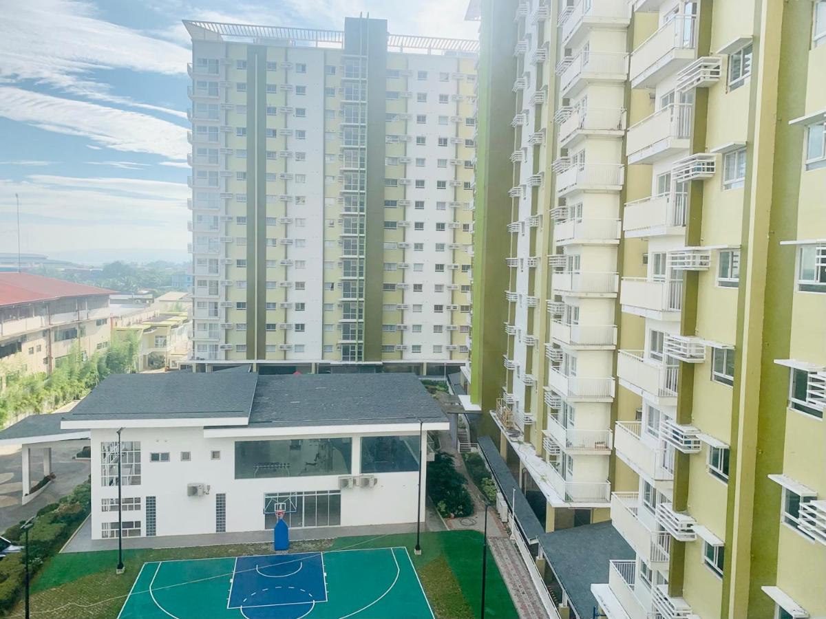 Casa Ison at MesaVerte Residences - Condo at CDO city center with free use of swimming pool - Housity
