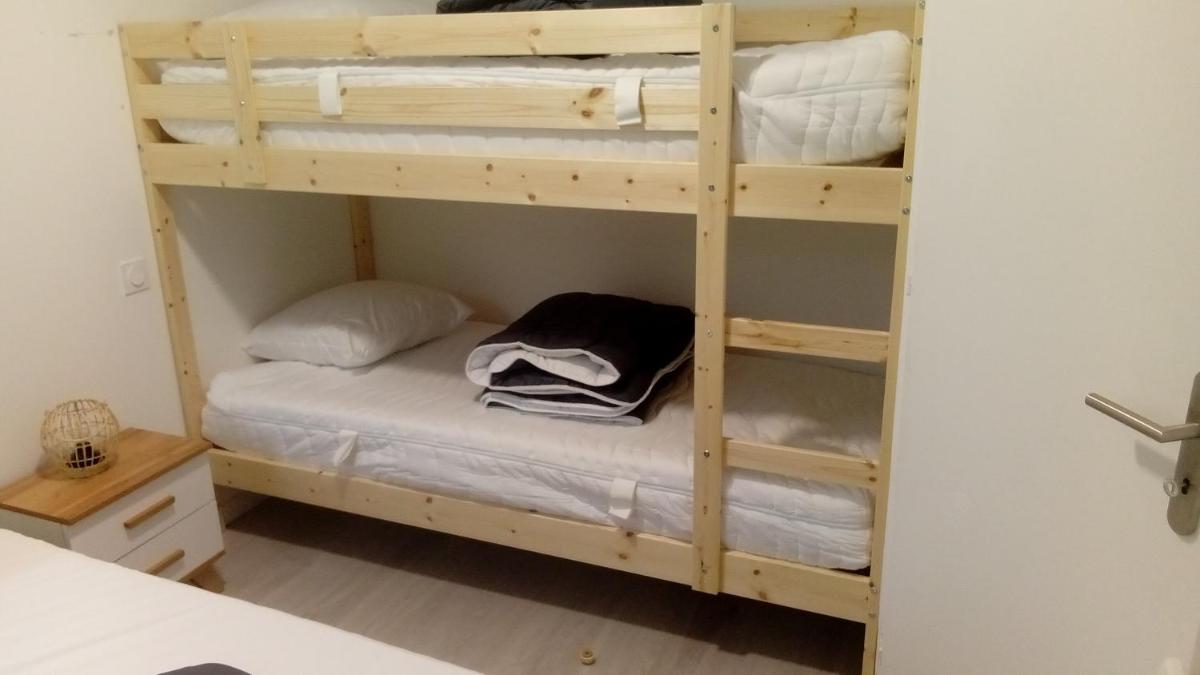 appt tout confort a laveissiere 103 - Housity