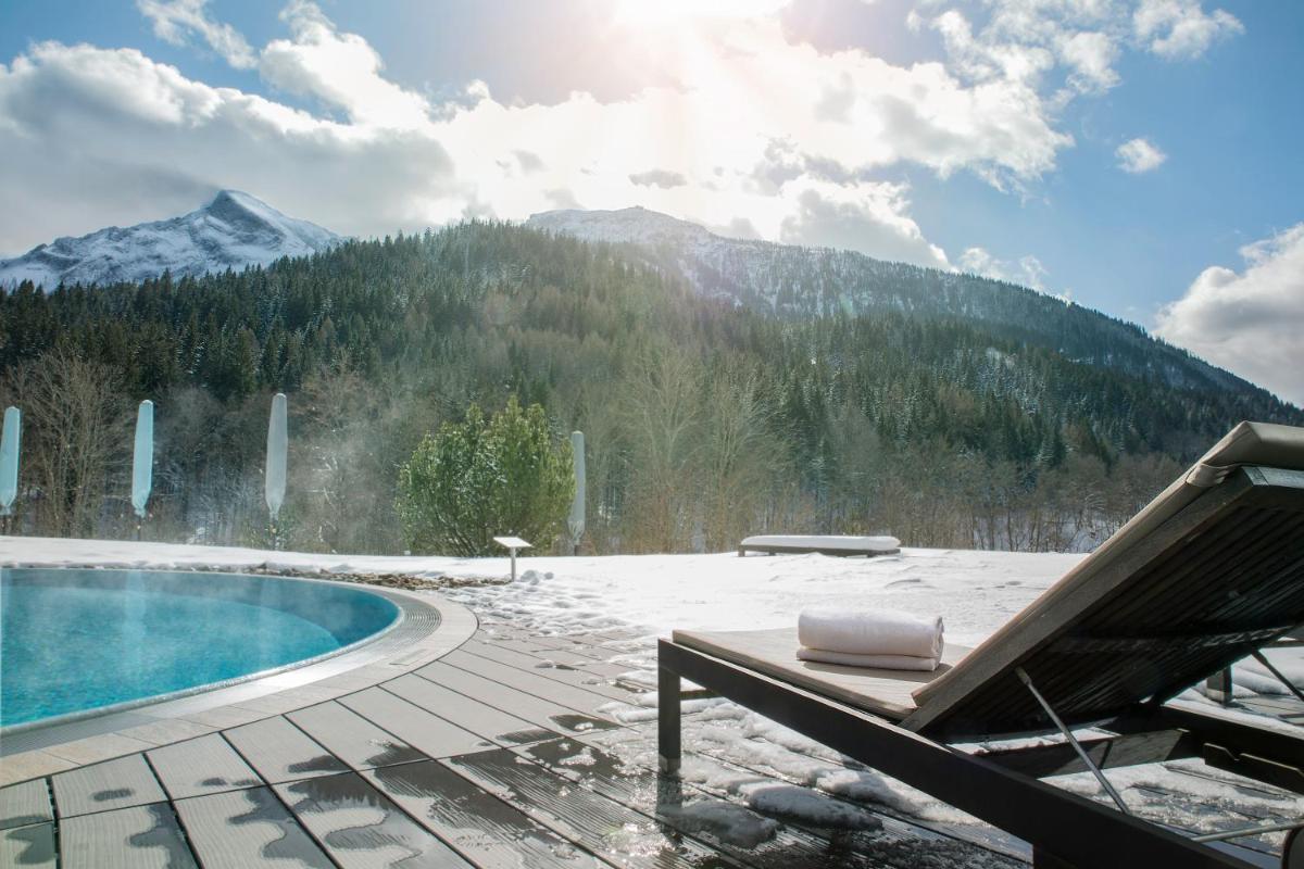 Ein allgemeiner Bergblick oder ein Berglick von des Resorts aus