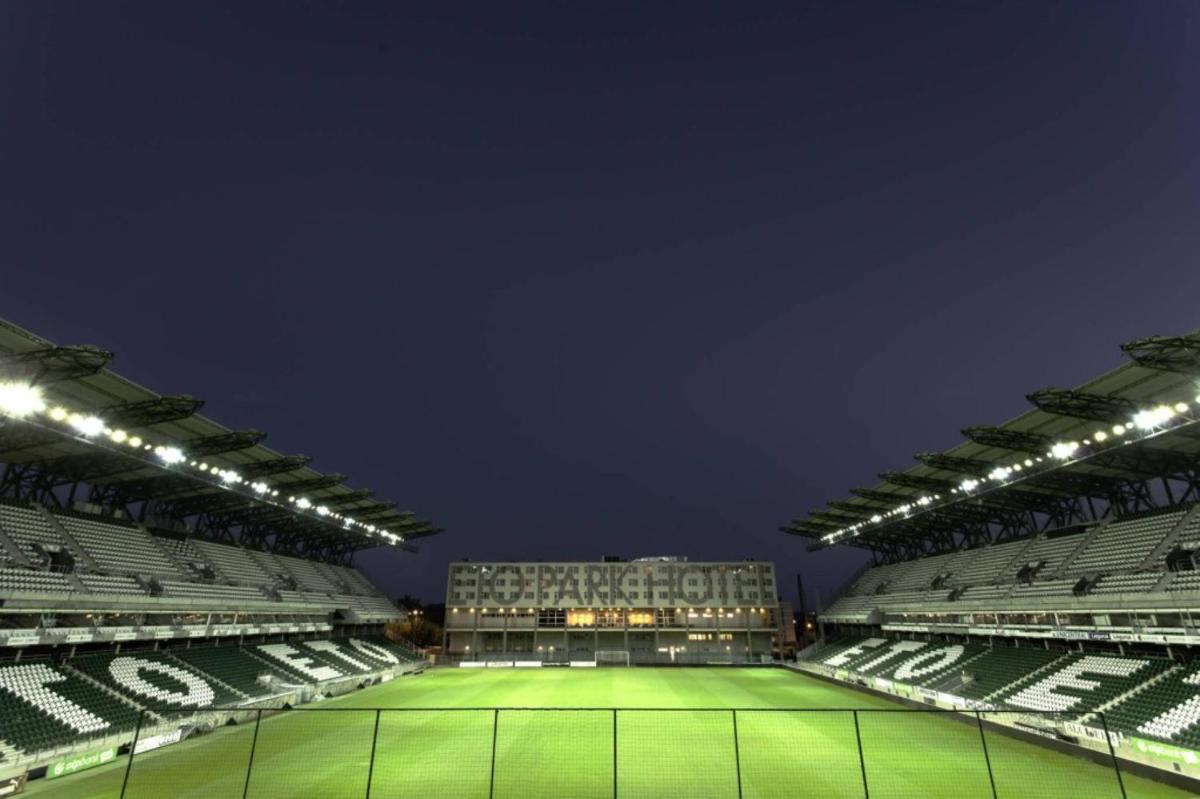 Suitetrails - ETO Park Hotel Business & Stadium