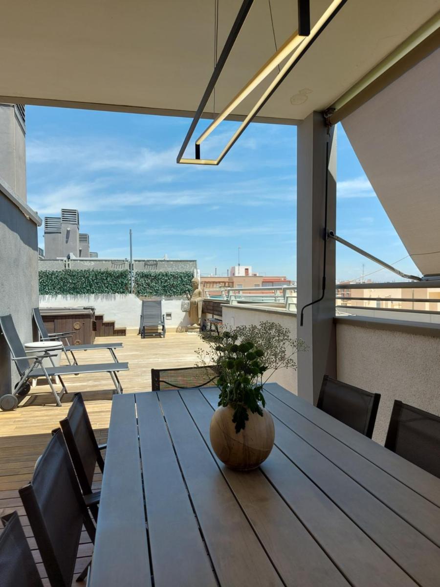 Ático de Lujo con Jacuzzi Climatizado en Terraza - Housity