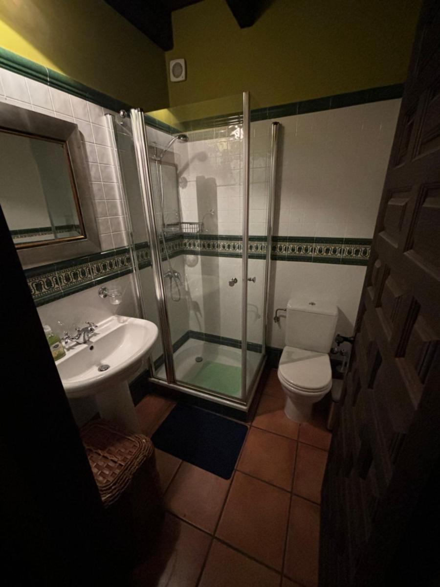 Un baño de Terraplén Seis Boutique Hotel