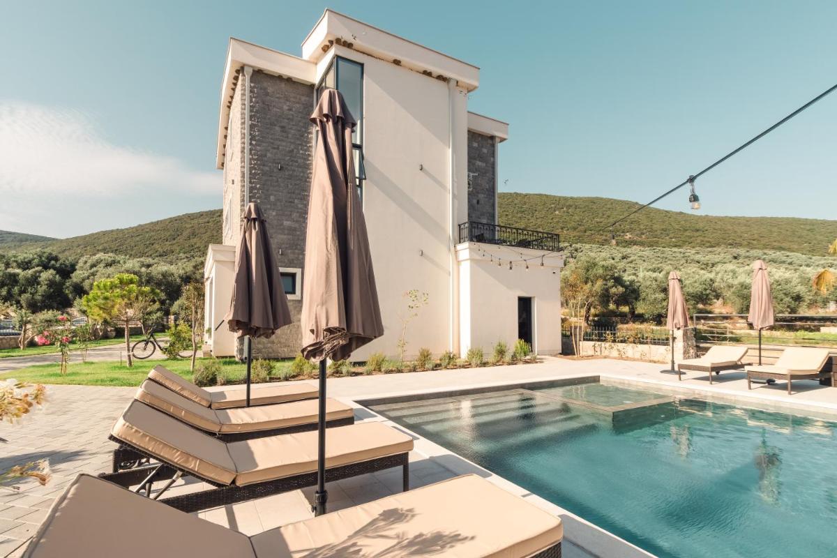 CAROLEA VILLAS - Housity