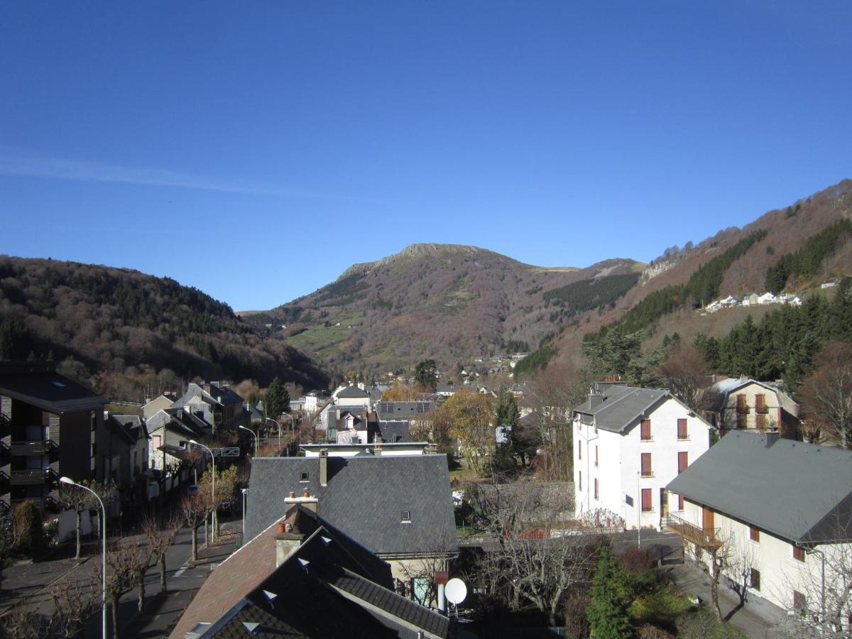 Vue générale sur la montagne ou vue sur la montagne depuis l'hôtel