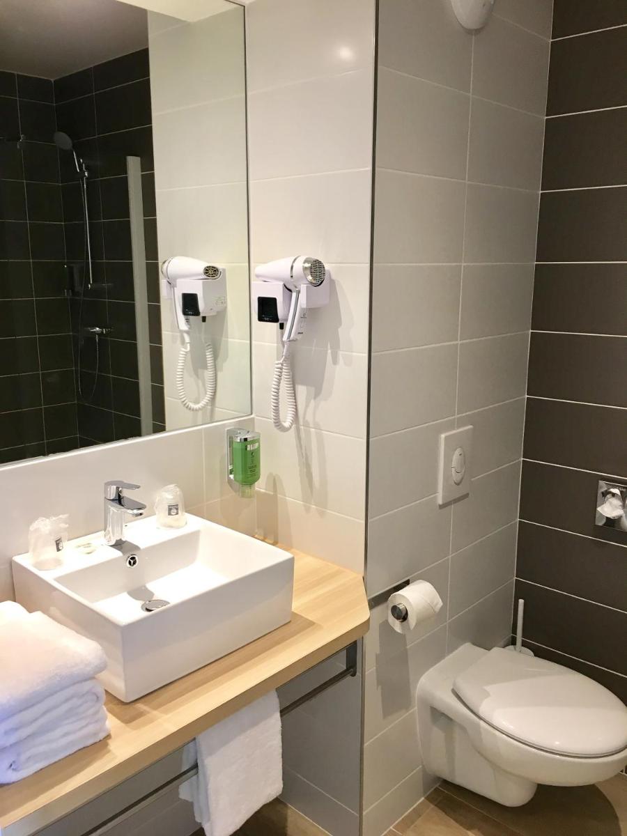 Brit Hotel Martigues Nord - Housity