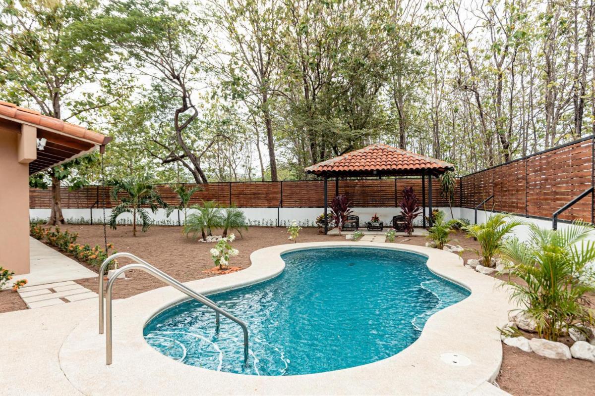 Flamingo Estates 18- 4 BR House with Pool - Housity
