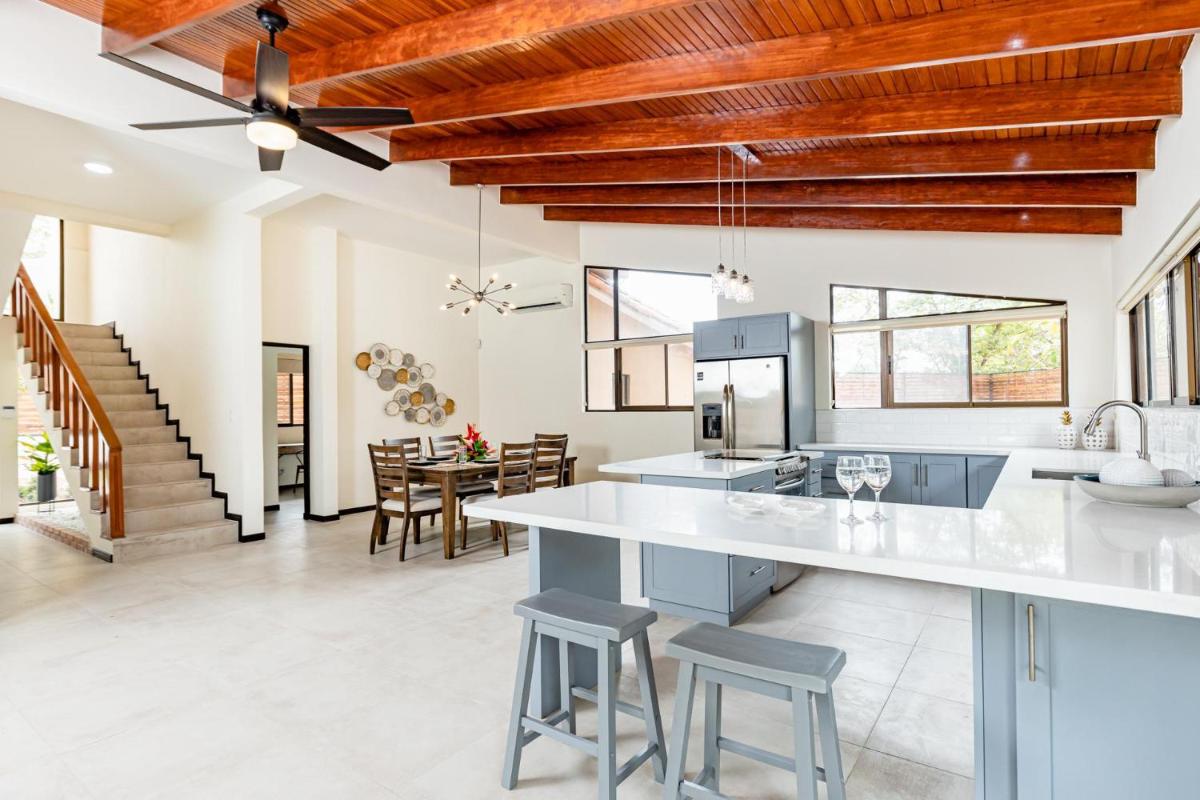 Flamingo Estates 18- 4 BR House with Pool - Housity