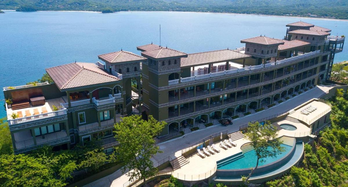 Suitetrails - 360 Splendor 104A-Ocean View 2 Br Condo-Breakfast Included!