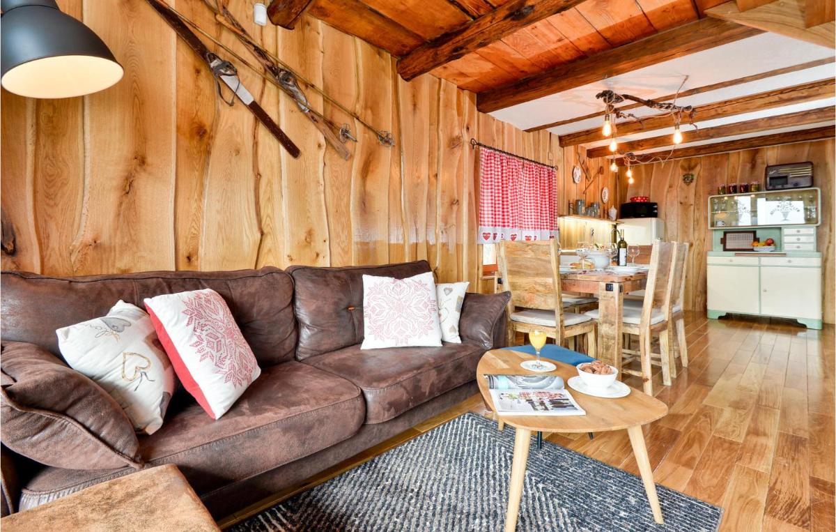 Beautiful Home In Stubicke Toplice - Housity
