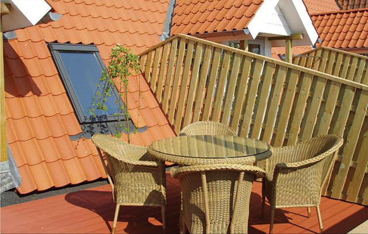 Lejl, 3 - Housity