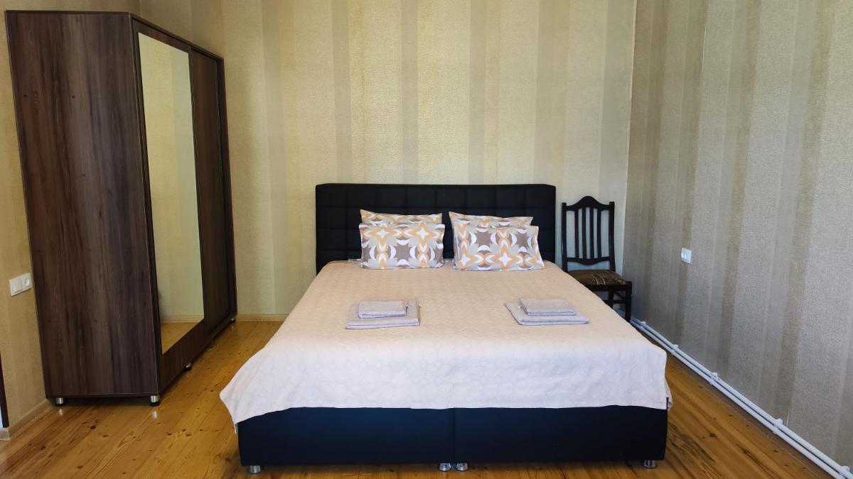 Edward's Guesthouse - Housity