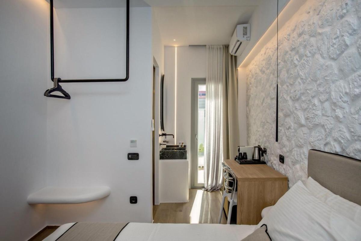Levantes Luxury Suites I - Housity