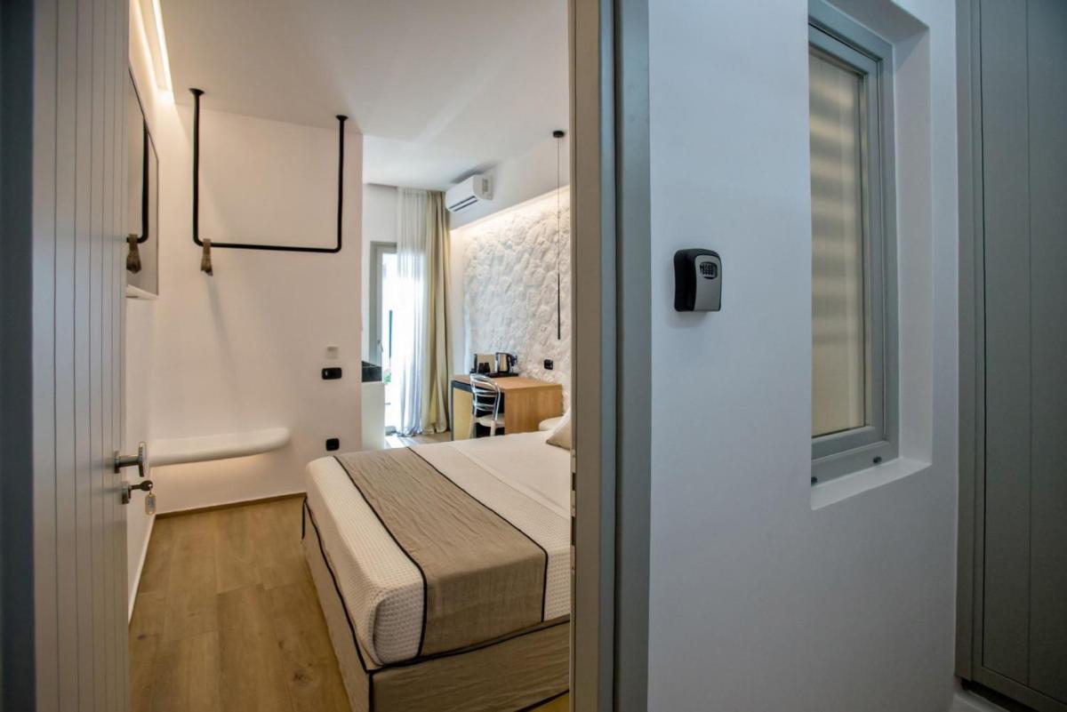 Levantes Luxury Suites I - Housity
