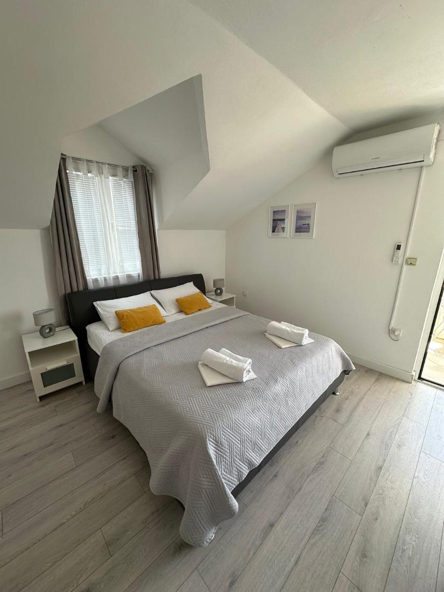 Apartmani Ljubica, Murter - Housity