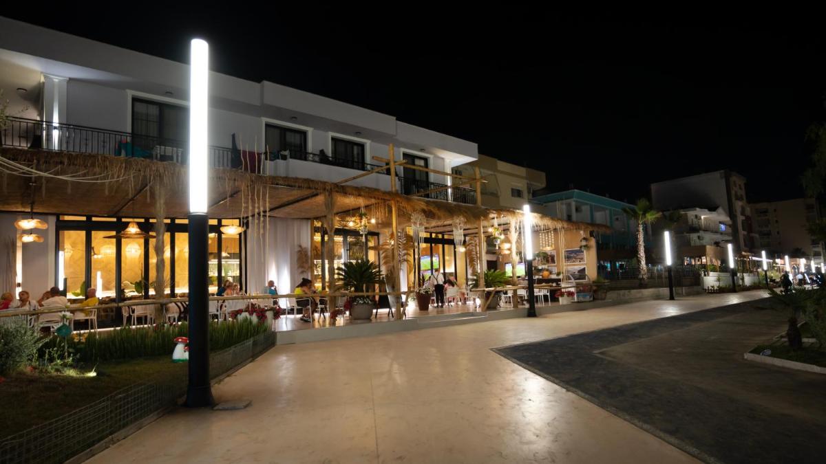 Hotel Saly - Housity