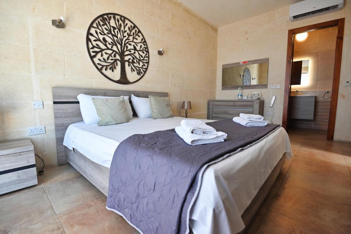 The Cloisters Bed And Breakfast - Housity