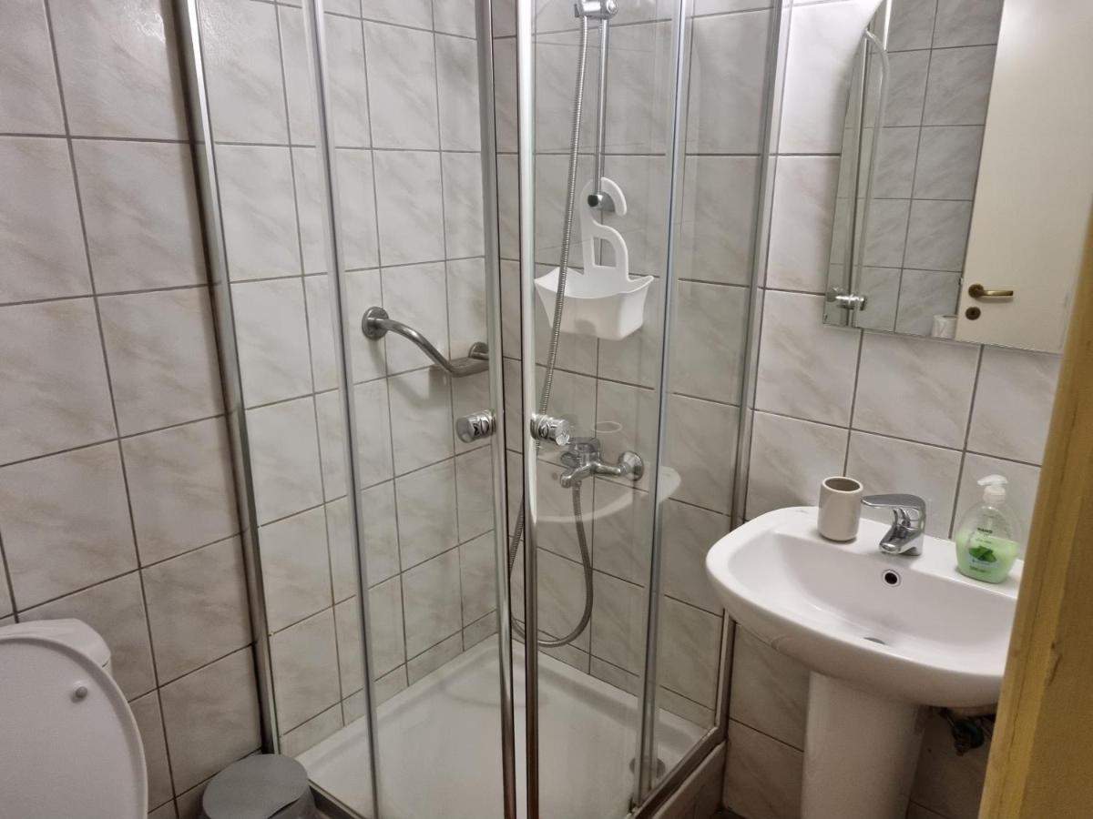 Vouni Lodge - Housity