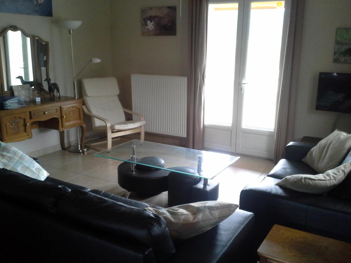 Maison Des Levriers met zwemvijver en airco in Katharenland - Housity