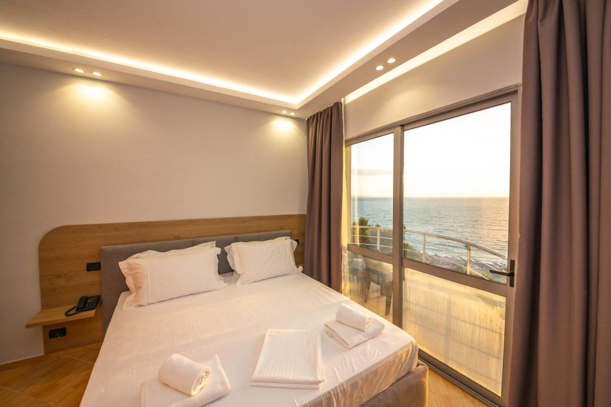 Hotel Sea Breeze - Housity