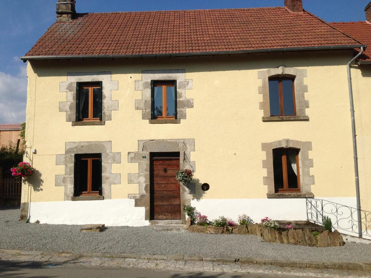 Meadow View Gîtes - Grande gîtes pour familles et groupes, piscine chauffée - Janaillat, Creuse, France, 23250 - Housity