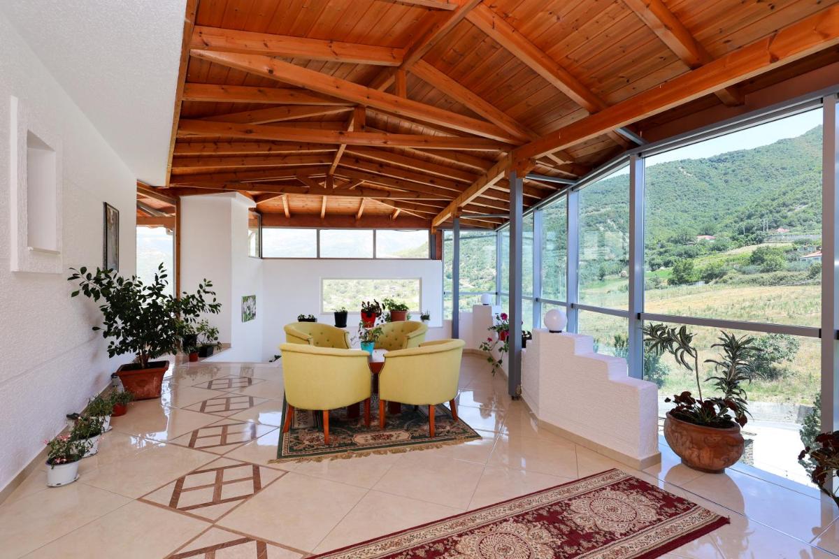 Hotel Kanione - Housity