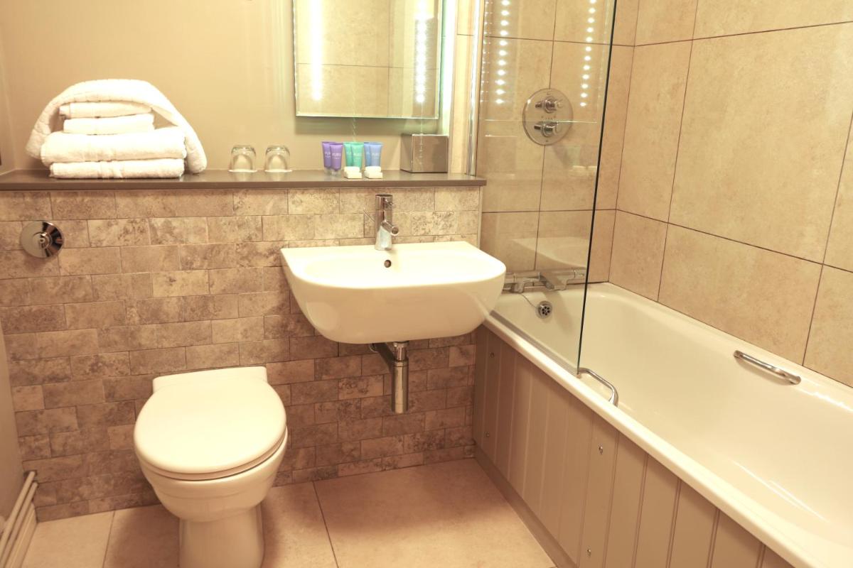 Causeway Hotel - Housity