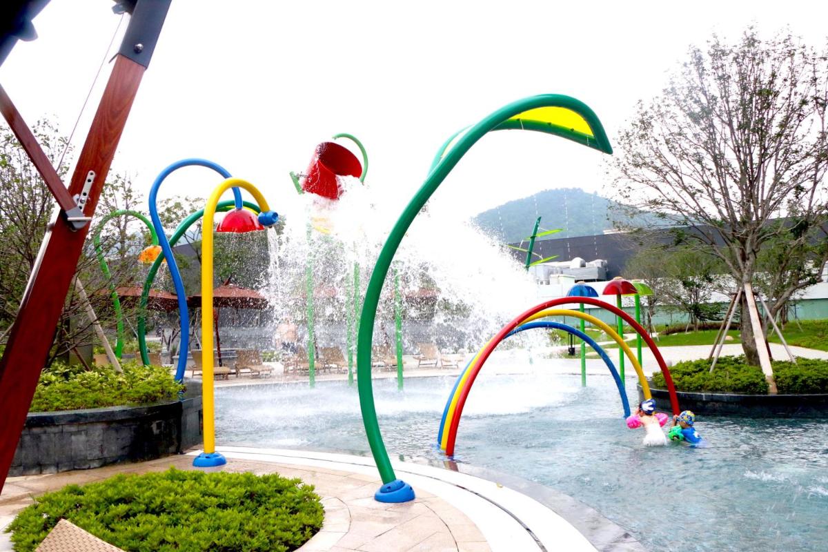 Renaissance Suzhou Taihu Lake Hotel - Housity