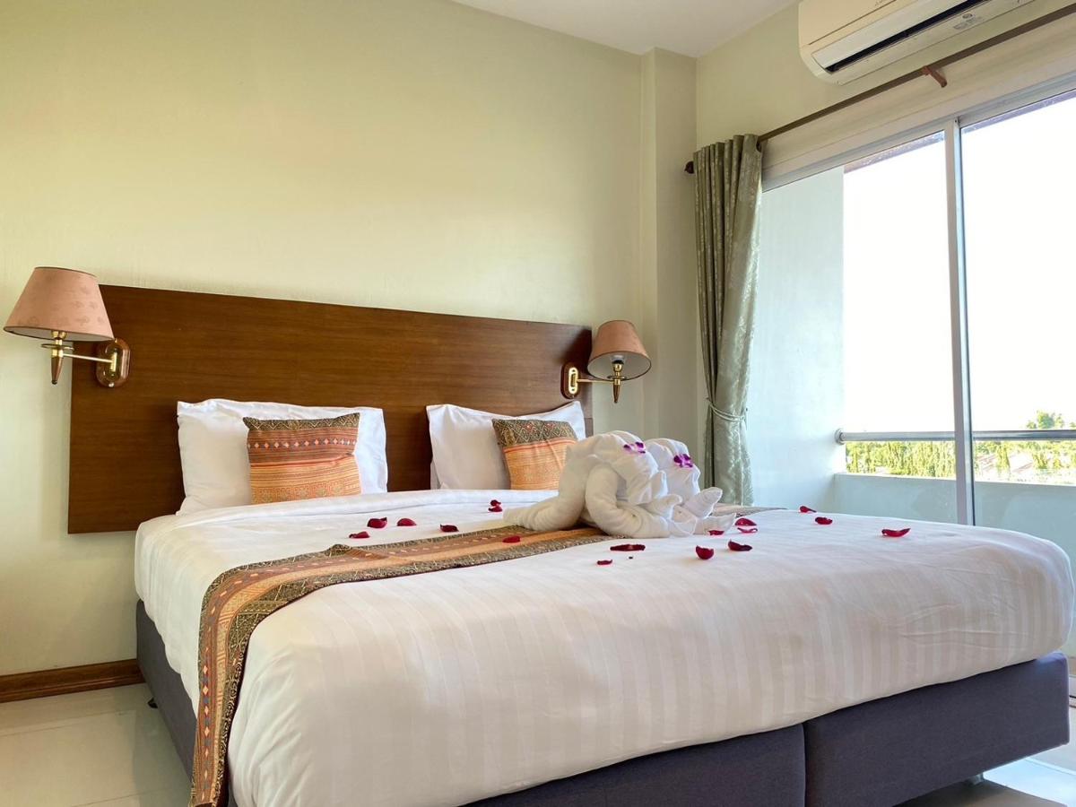 Chaophayathara Riverside Hotel - Hizvo