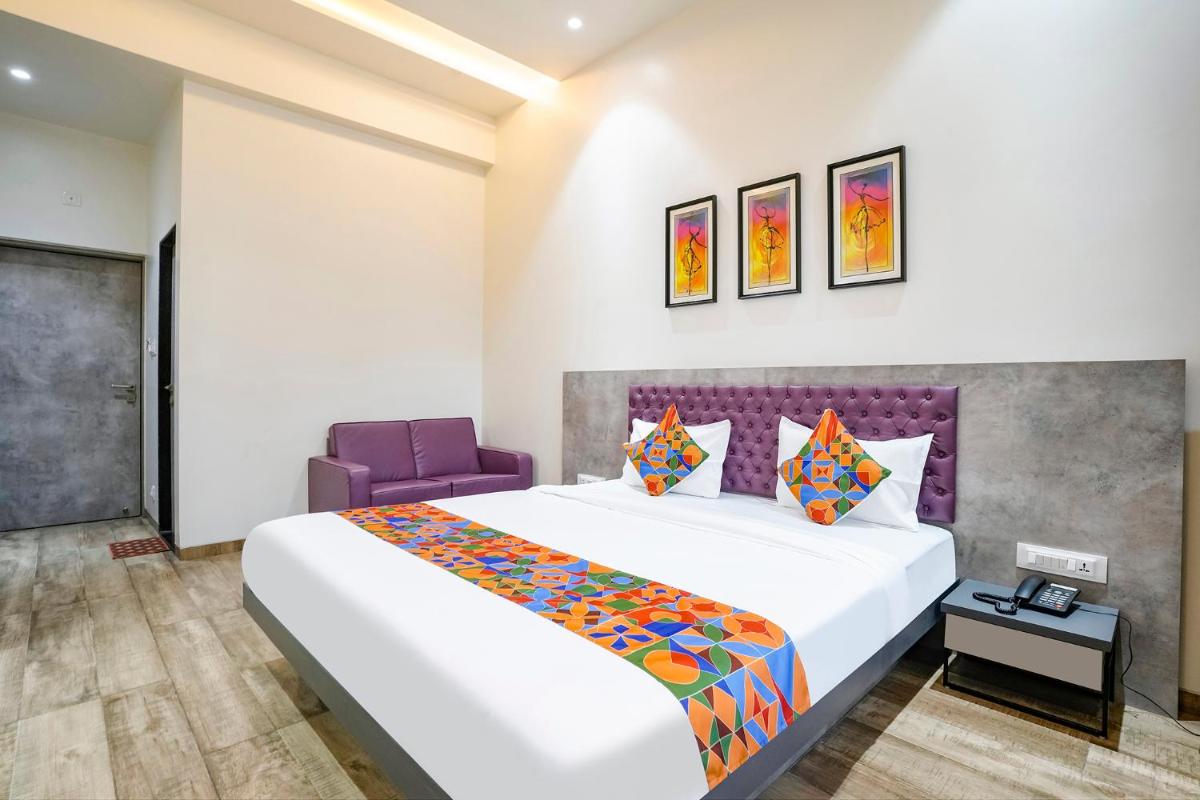 FabHotel Global Spaces - Nr NESCO Exhibition Center - Hizvo