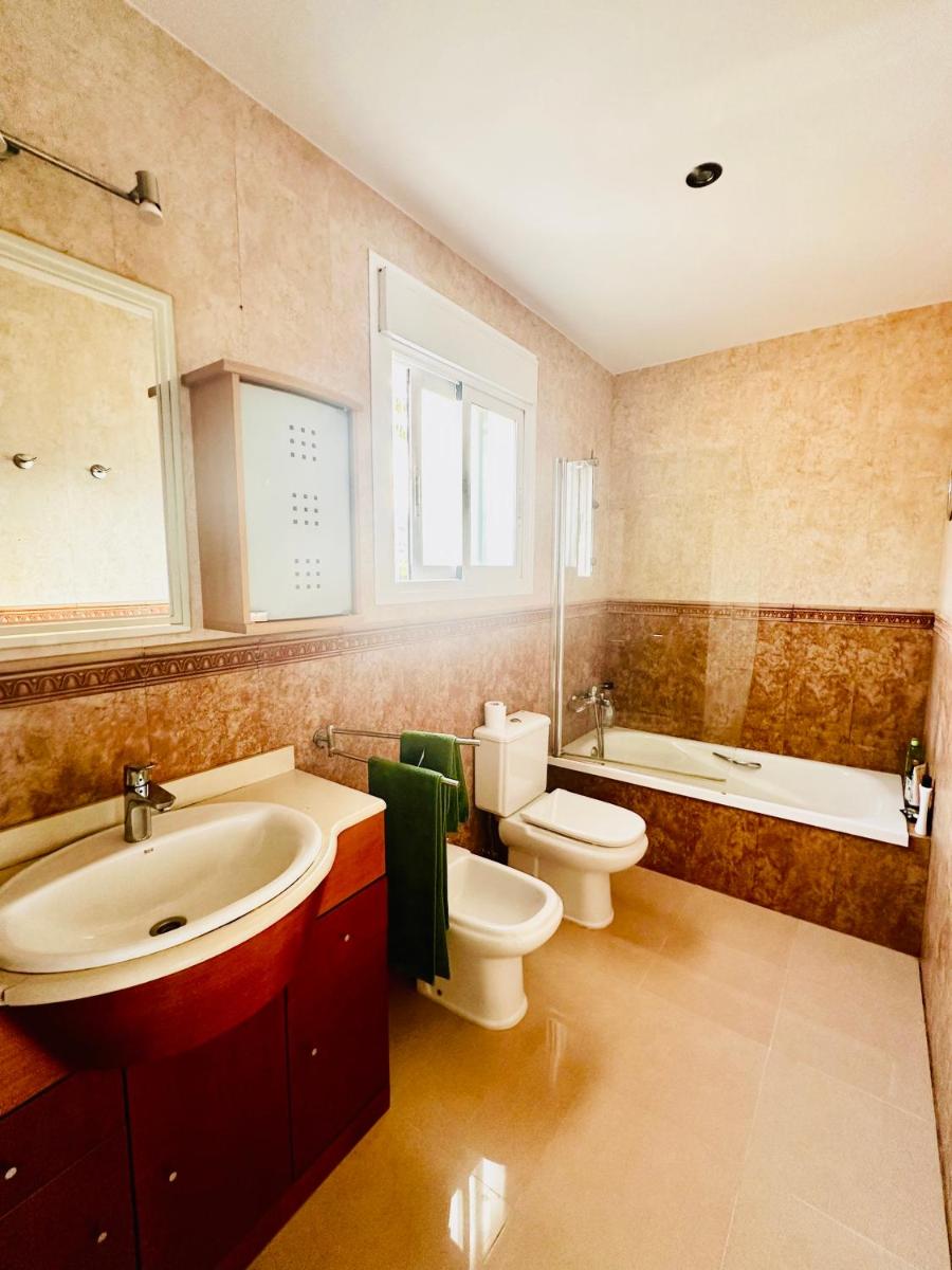 Chalet con piscina privada y aacc - Housity