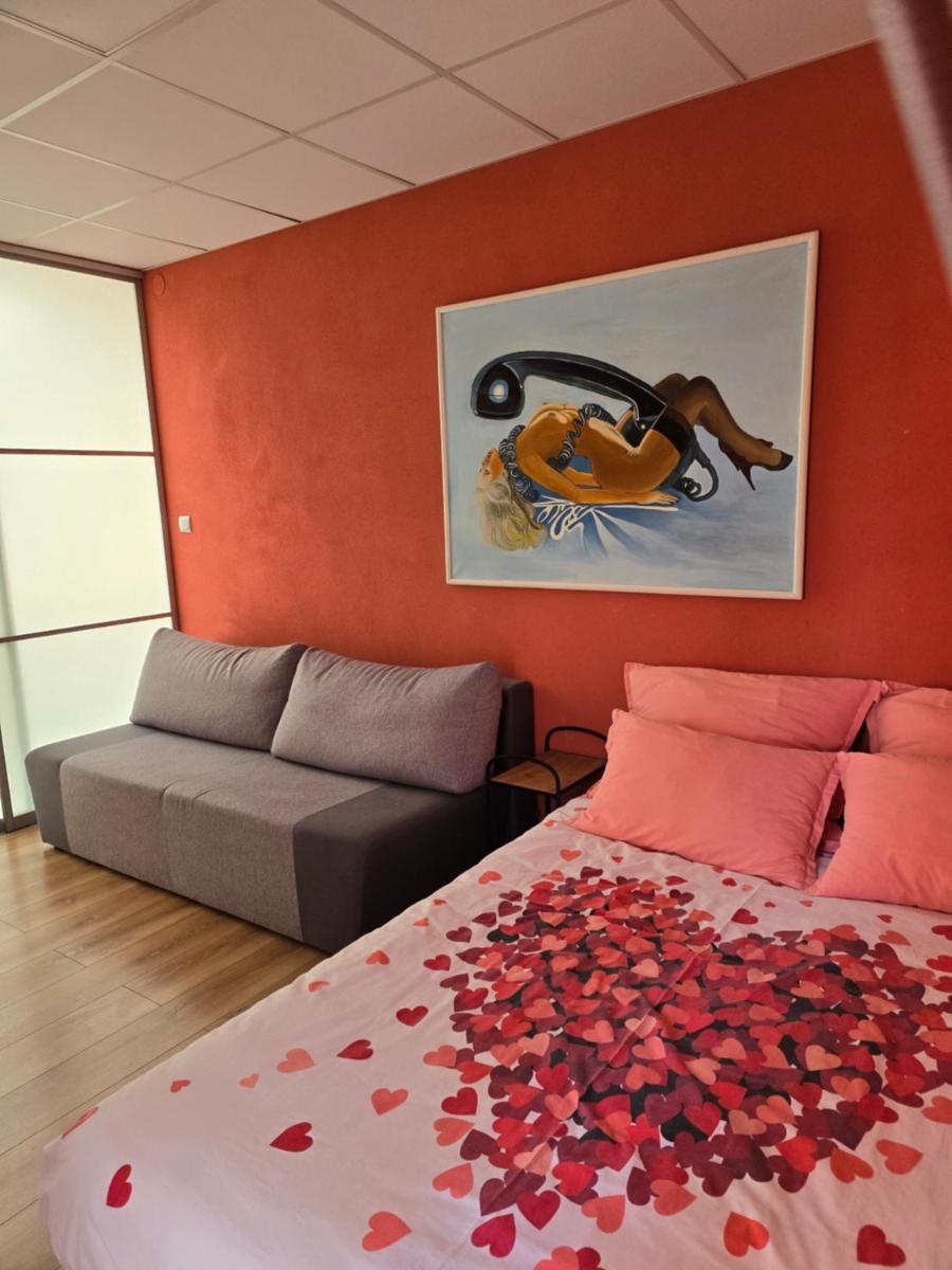 Apartamenty na 12 - Housity