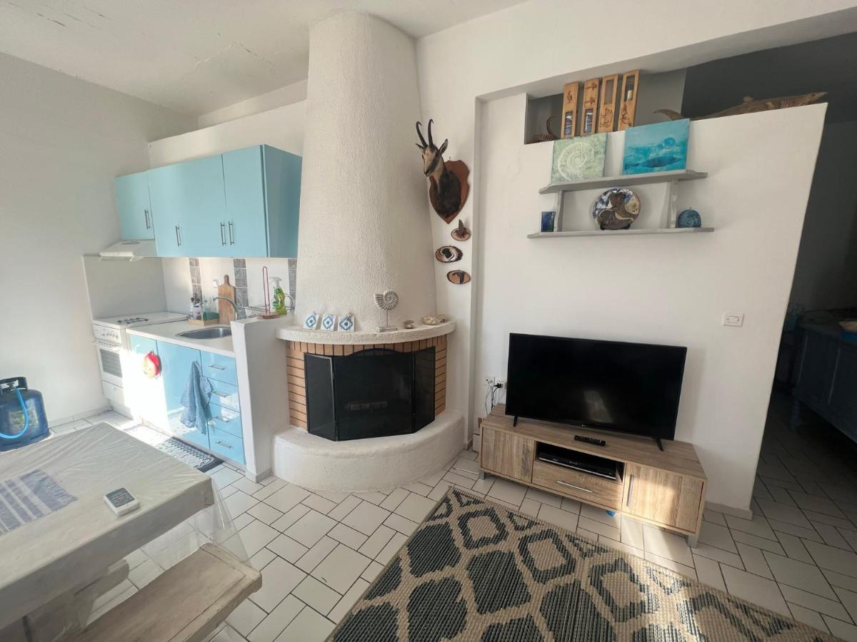 Lovely sea apartment Amarynthos - Housity