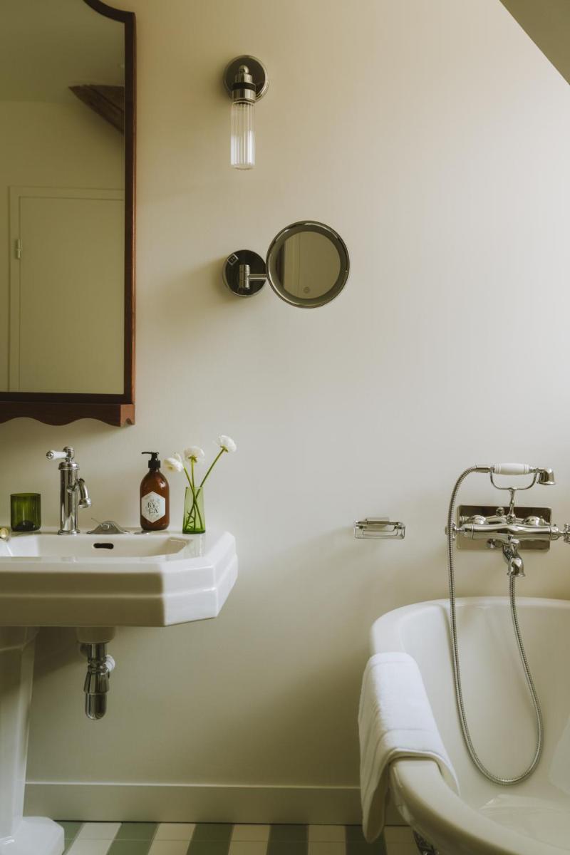 Salle de bains dans l'établissement Bellevigne Bourgogne