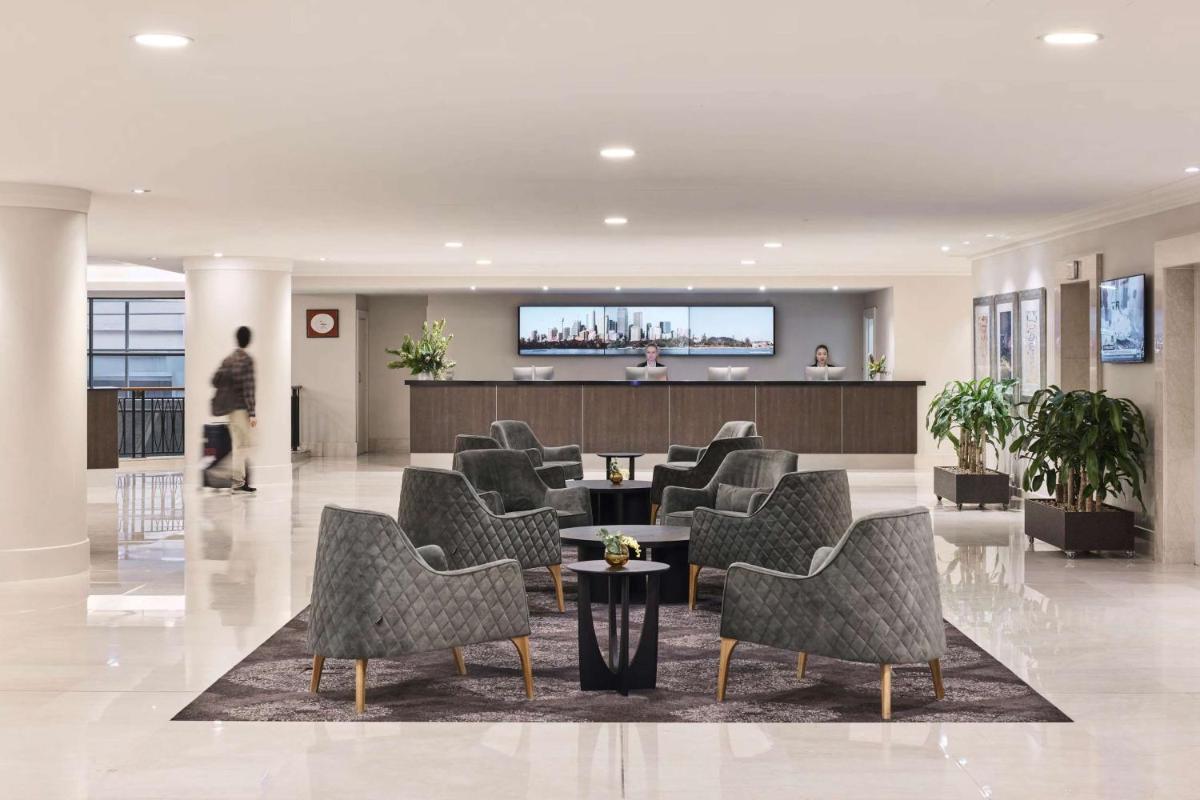 Rydges World Square - Housity