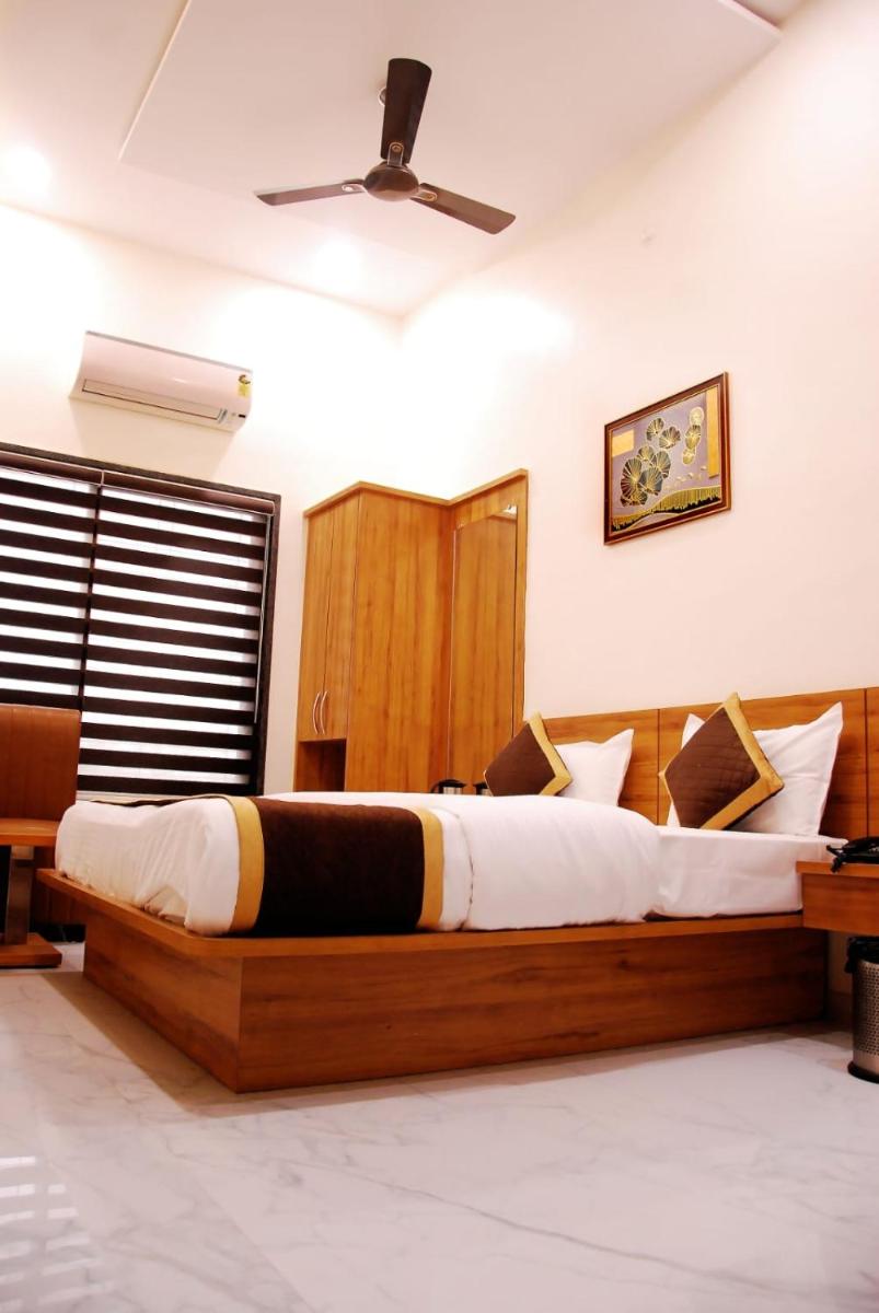 Hotel Wing Orbit - Housity