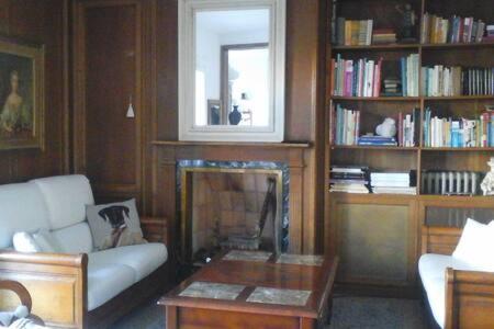 CHAMBRES D'HÔTES CHEZ CATHERINE A REUS chambre bord de mer avec salle de bains privée - Housity