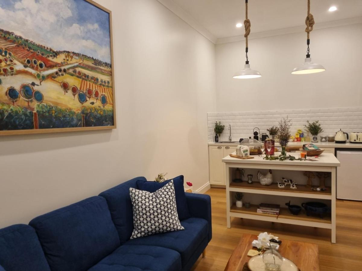 Winemakers Cottage at Treetops Red Hill - Housity