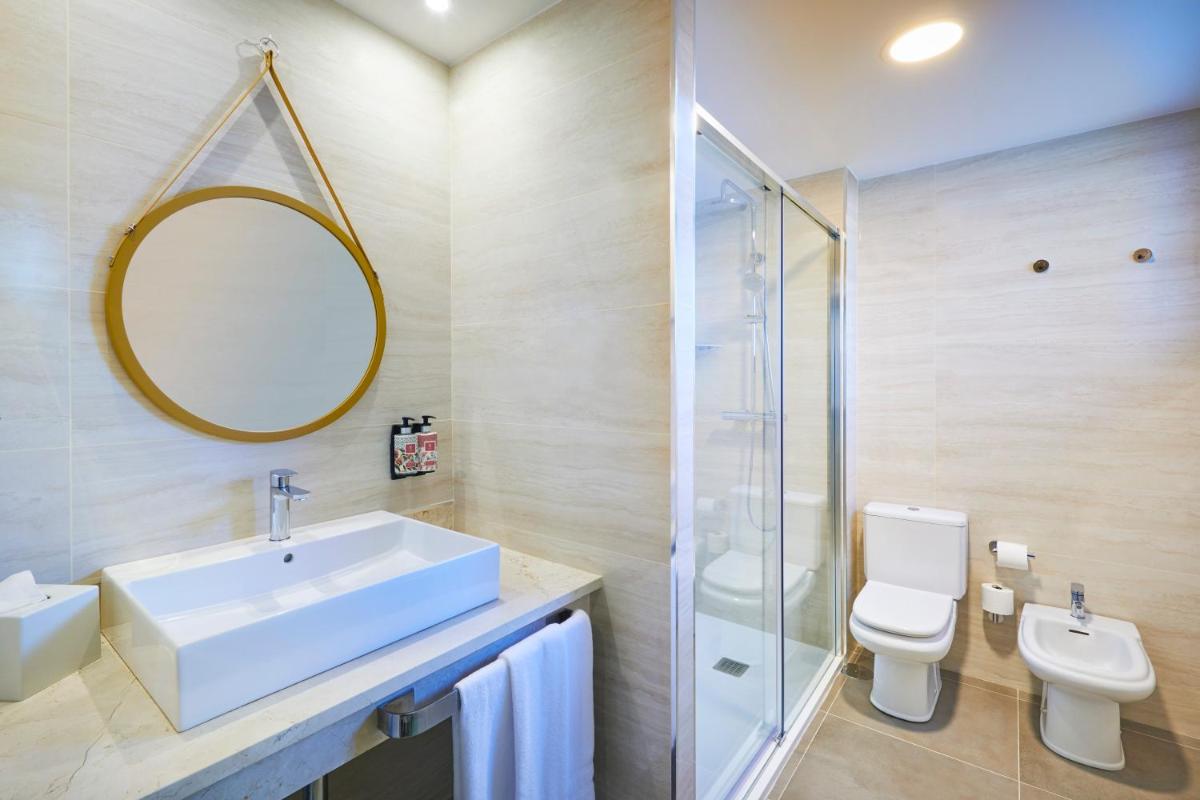 Un baño de Hesperia Sevilla