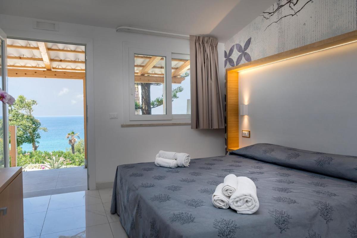 Hotel Villaggio Stromboli - Housity