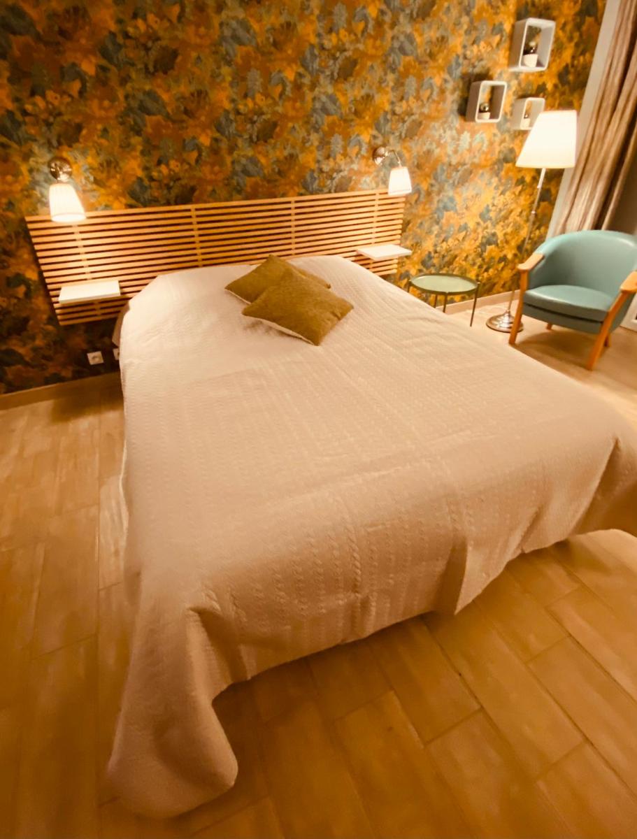 gite du vieux saule 1 gite avec spa privatif pour 2 personnes 1 suite familiale sans spa - Housity