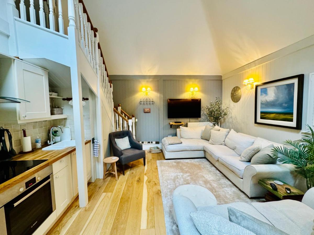 Little Woodside a beautiful New Forest self contained private luxury annexe - Housity