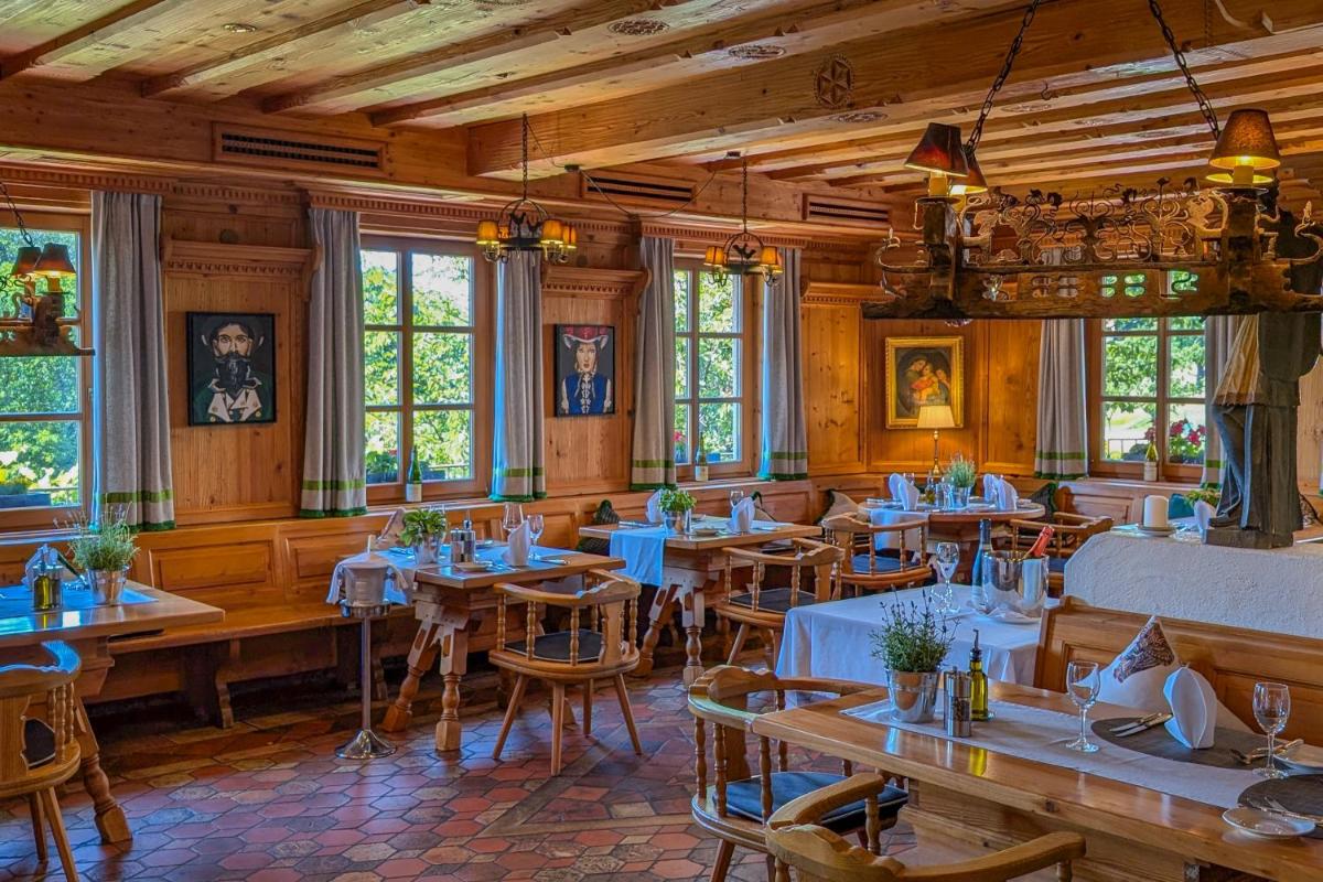 Hotel Restaurant Vinothek LAMM - Housity