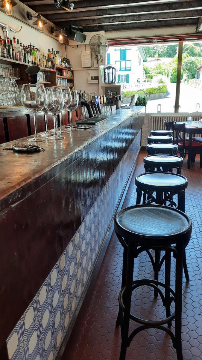 Restaurant ou autre lieu de restauration dans l'établissement Hotel Mendionde